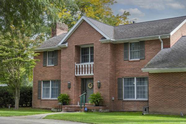 3040 Twin Pines PT, Elkhart, IN 46514