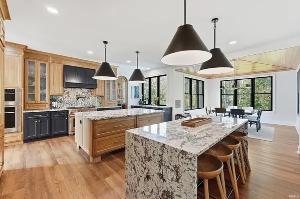 405 E Basalt DR, Huntertown, IN 46748