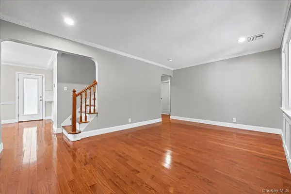 54 Greenway BLVD, Elmont, NY 11003