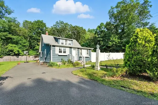 45 Columbus AVE #45, Farmingville, NY 11738