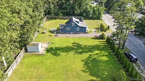 45 Columbus AVE #45, Farmingville, NY 11738
