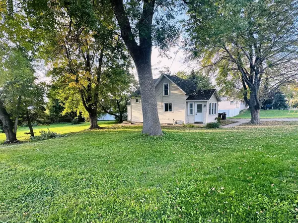 523 Oak AVE N, Maple Lake, MN 55358