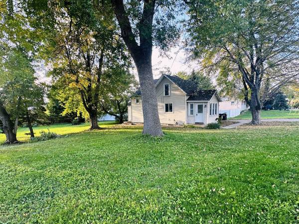523 Oak AVE N, Maple Lake, MN 55358