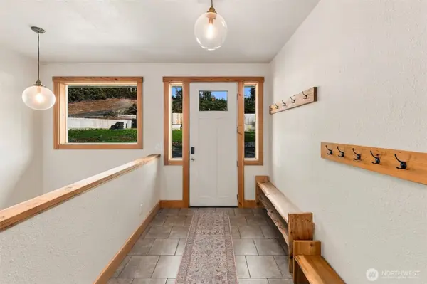 4311 E Mason Lake DR W, Grapeview, WA 98546