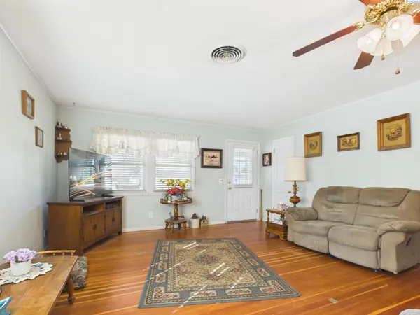 92 Jadwin Ave, Richland, WA 99352