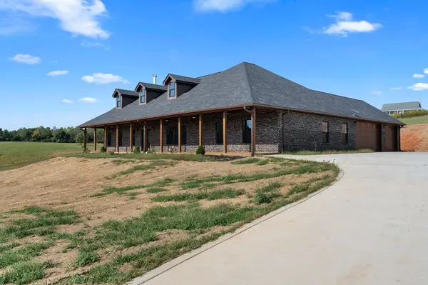 986 E Pin Hook Rd, Sparta, TN 38583