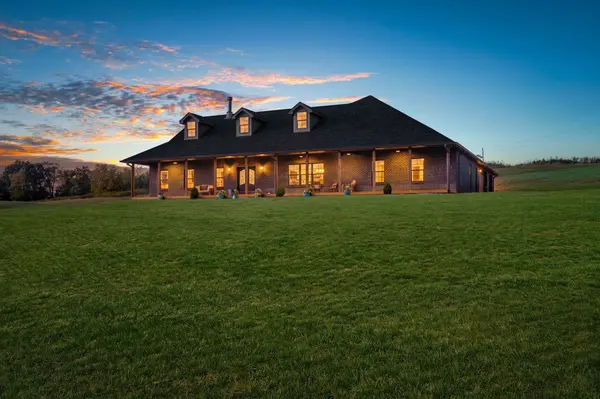 986 E Pin Hook Rd, Sparta, TN 38583