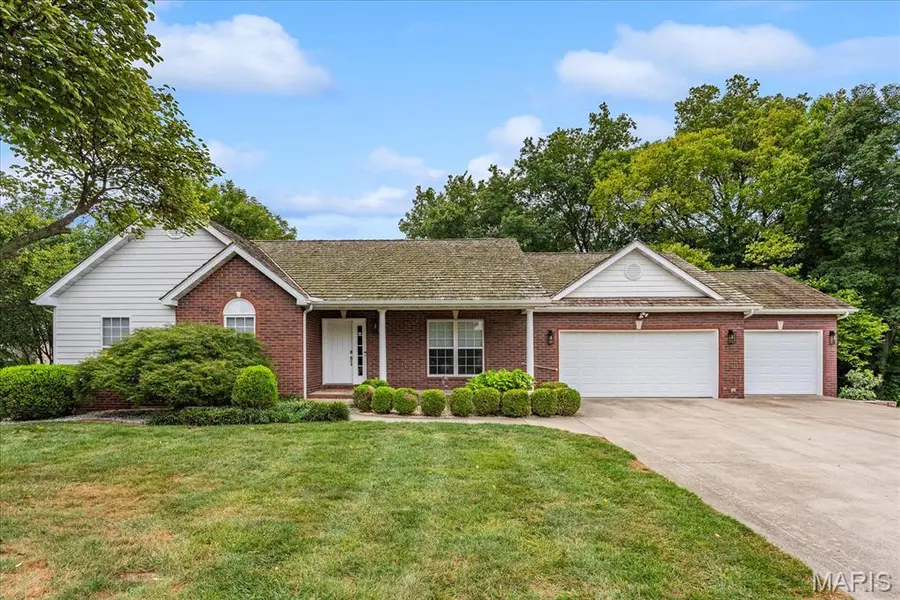 19 Country Maples, Glen Carbon, IL 62034