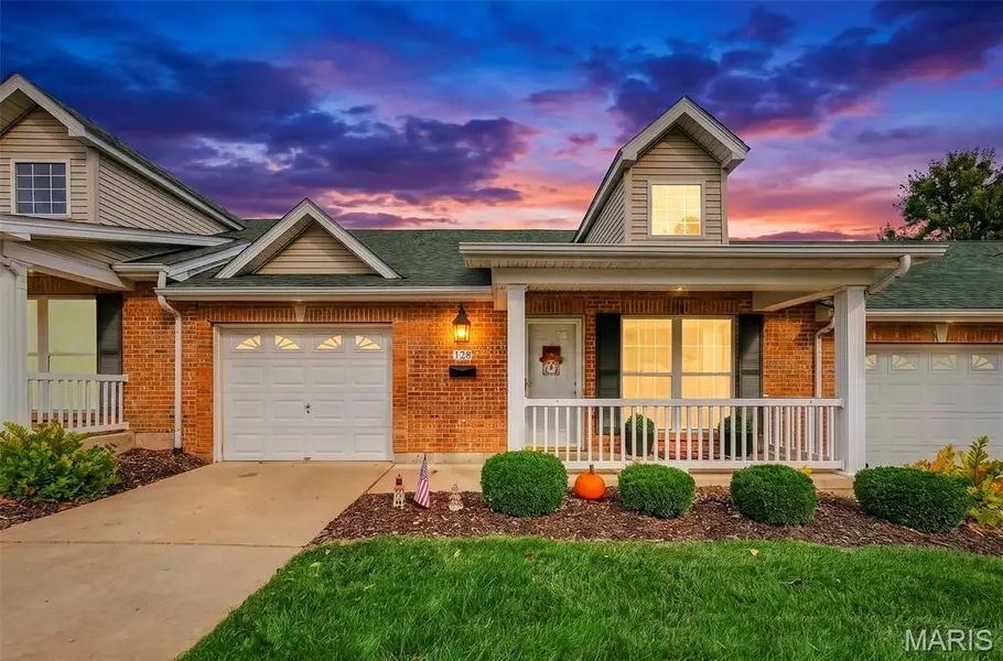 128 Green Gables DR, Wentzville, MO 63385