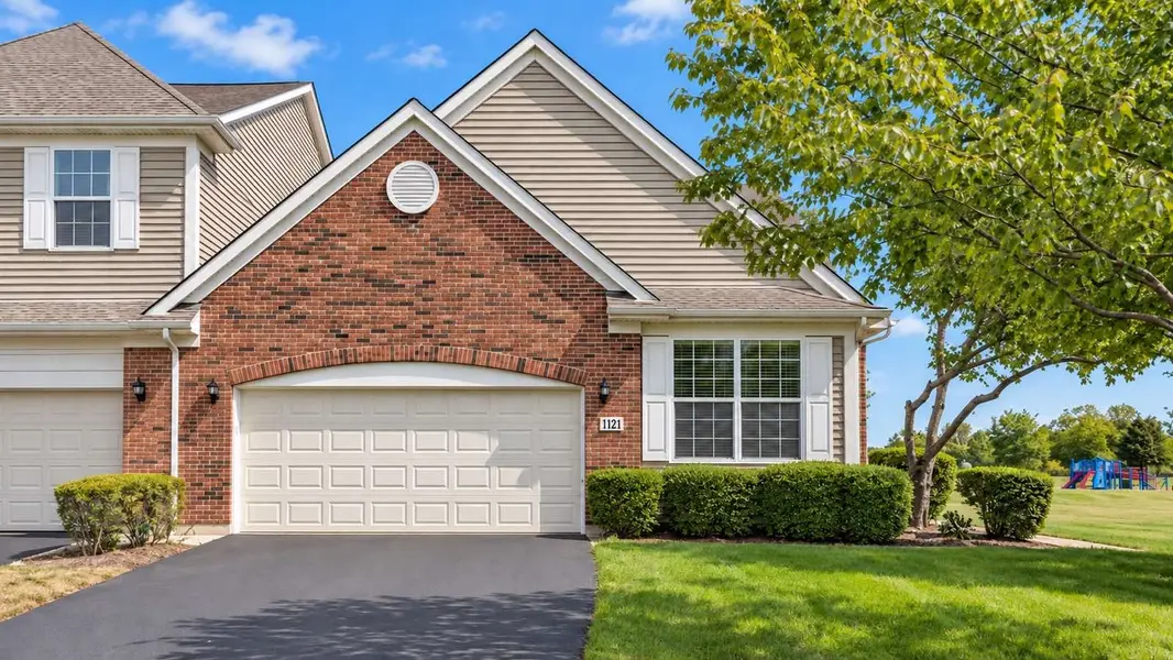 1121 Loganbury CT, Elgin, IL 60120