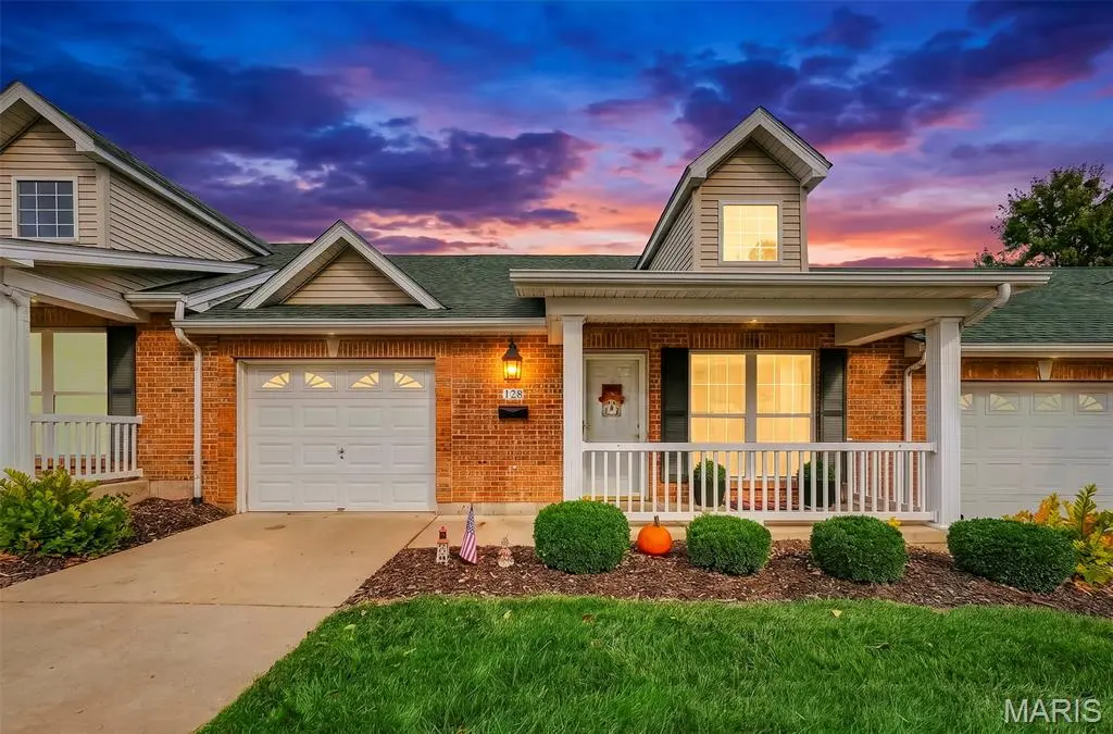 128 Green Gables DR, Wentzville, MO 63385