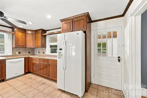 1892 W Memorial HWY, Union Grove, NC 28689