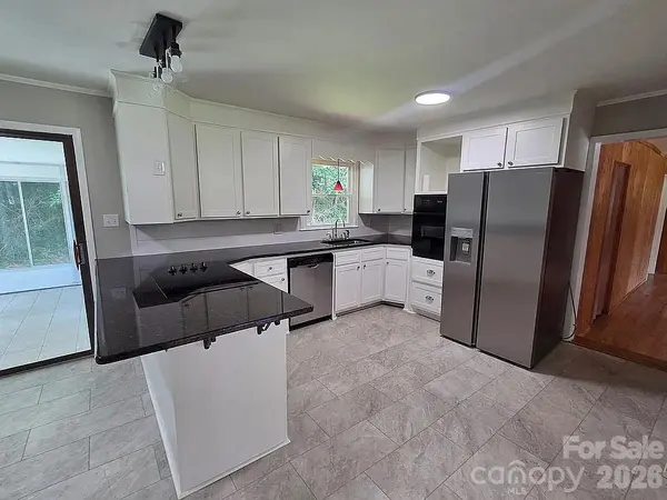 3828 Stroupe ST, Morganton, NC 28655