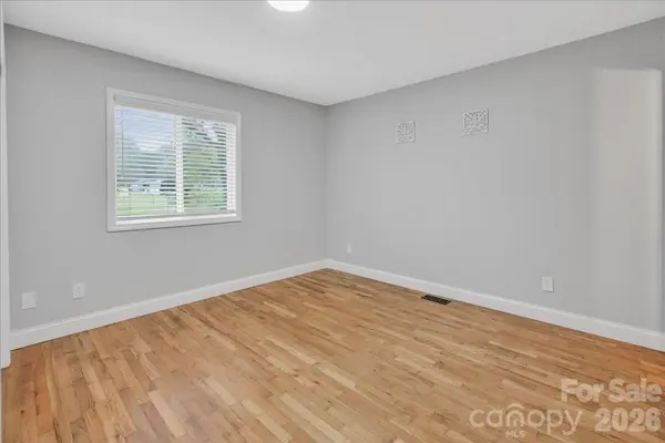 1005 Noles DR, Mount Holly, NC 28120