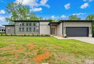 2003 Plain Field DR, Bessemer City, NC 28016