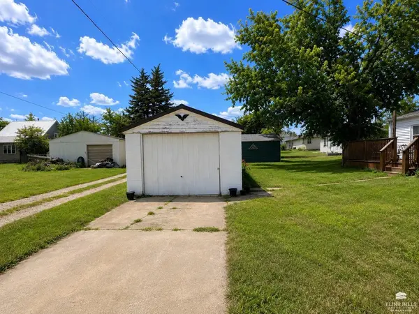 323 E Elm ST, Lincoln, KS 67455