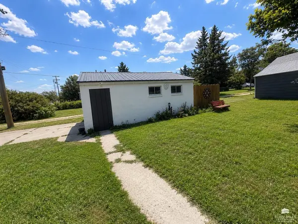 323 E Elm ST, Lincoln, KS 67455