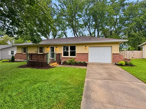 112 W 8th ST, Kearney, MO 64060