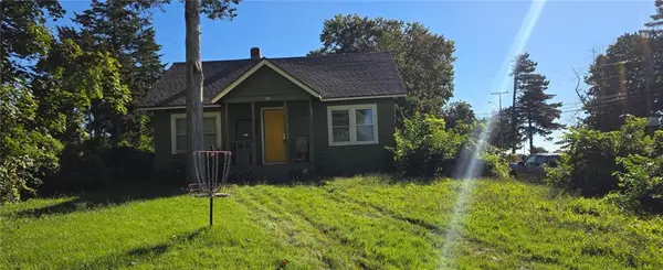 8145 Holmes RD, Kansas City, MO 64131