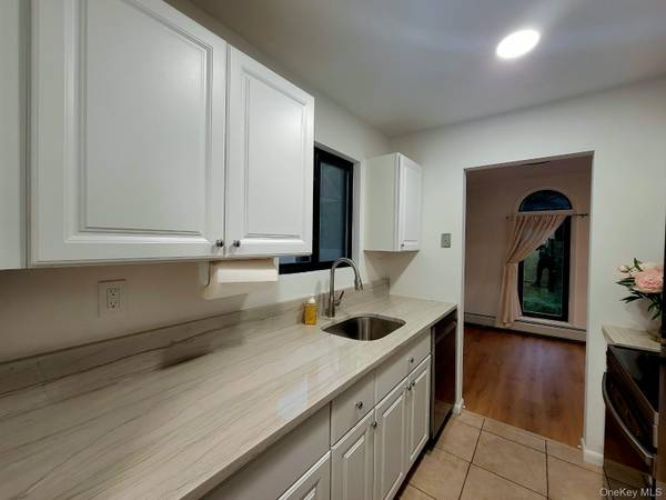 14 Granada CRES #19, White Plains, NY 10603