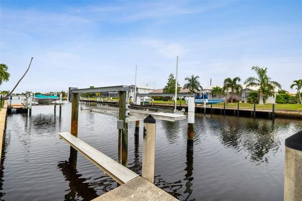 918 CIMARRON DR, Punta Gorda, FL 33950