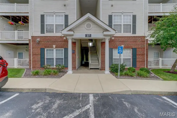 37 Kassebaum LN #201, St Louis, MO 63129
