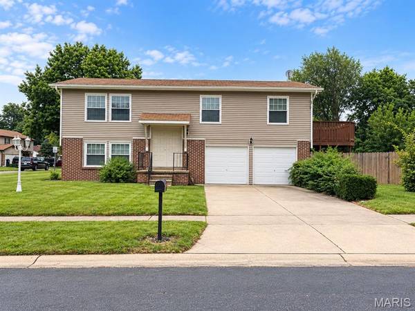 6113 Lake Paddock DR, Florissant, MO 63033