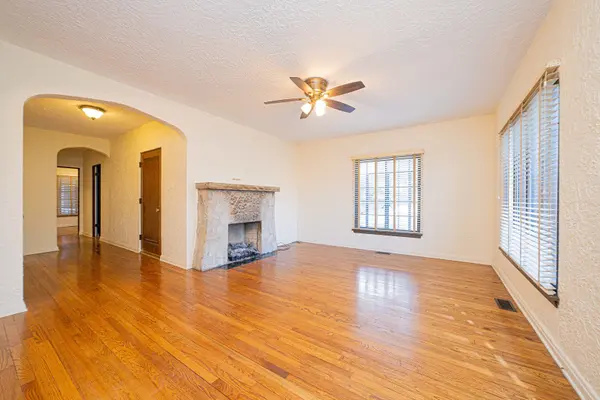 410 N Raynor AVE #1W, Joliet, IL 60435