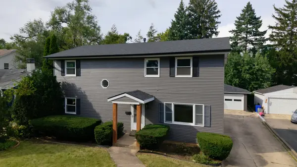 829 E Evergreen ST, Wheaton, IL 60187