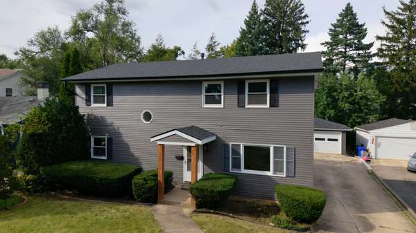 829 E Evergreen ST, Wheaton, IL 60187