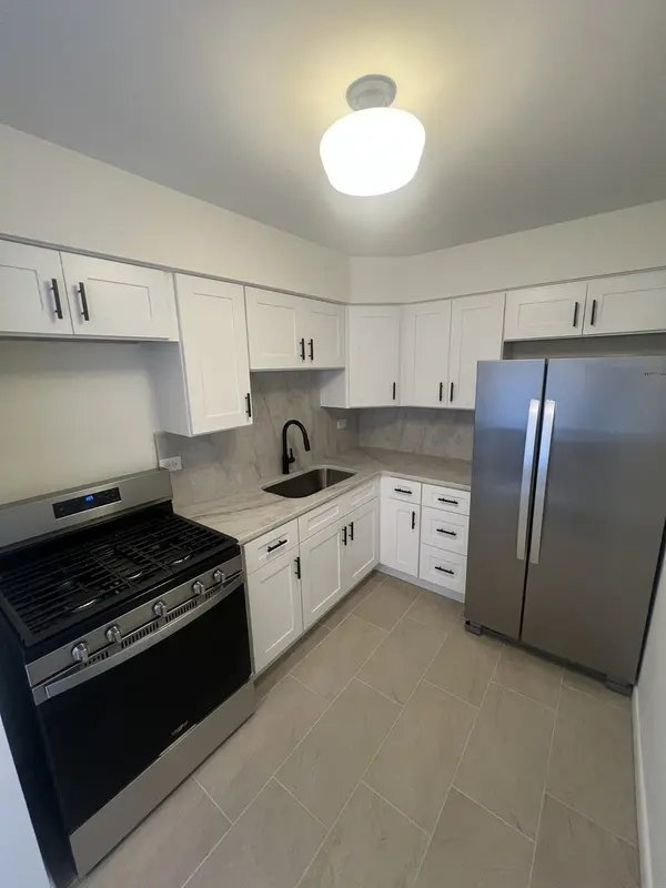 8541 Lotus AVE #916, Skokie, IL 60077