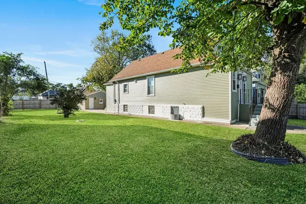 1562 Mckinley ST, Gary, IN 46404