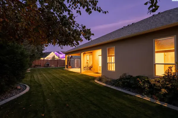 1711 Sunshine Ave, West Richland, WA 99353