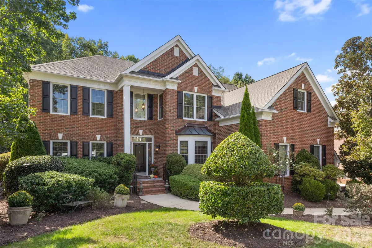 2042 Maynard RD, Charlotte, NC 28270