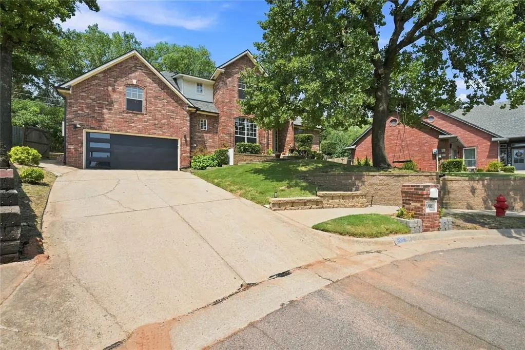 4001 Eaton PL, Edmond, OK 73034