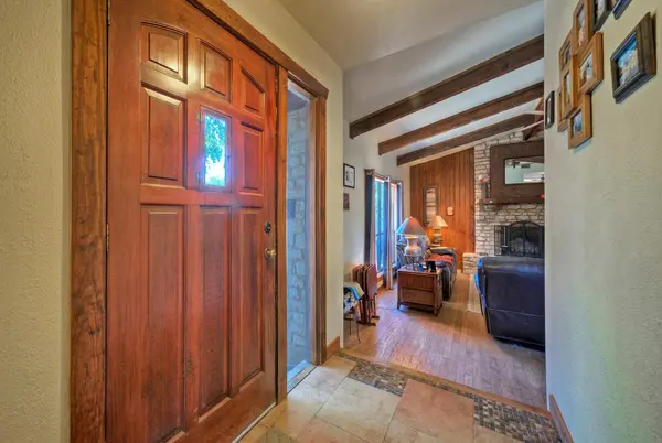 2300 Robin RD, Manchaca, TX 78652