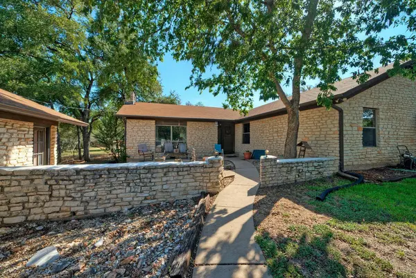 2300 Robin RD, Manchaca, TX 78652