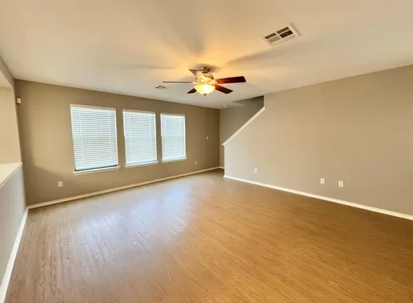 109 Kendall CV, Elgin, TX 78621