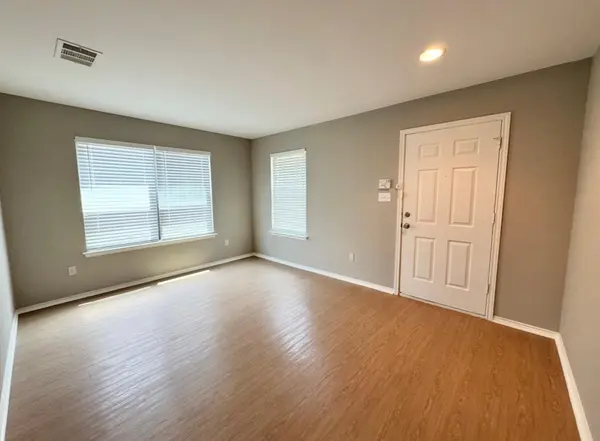 109 Kendall CV, Elgin, TX 78621