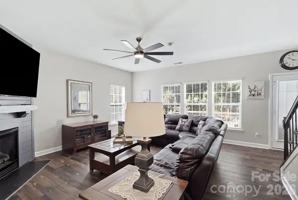 1008 Grayscroft DR, Waxhaw, NC 28173