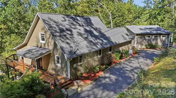 2711 Rabbit Hop RD, Spruce Pine, NC 28777