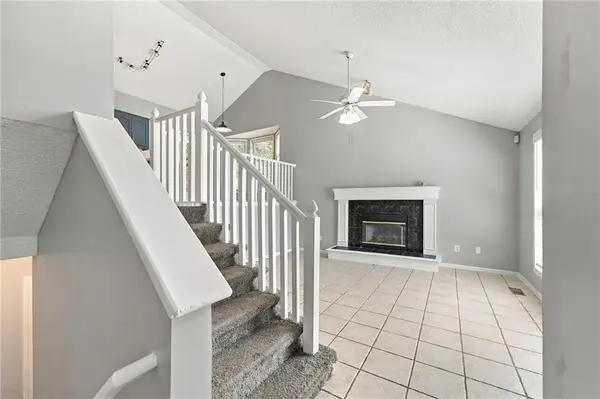 2108 SW STERLING DR, Lee's Summit, MO 64081