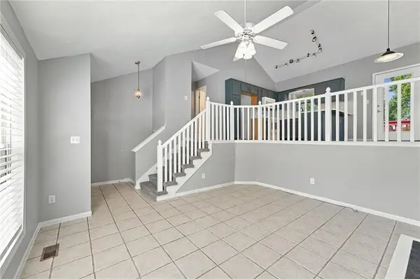 2108 SW STERLING DR, Lee's Summit, MO 64081