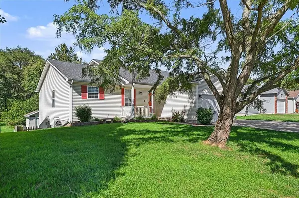 5003 University AVE, St Joseph, MO 64503