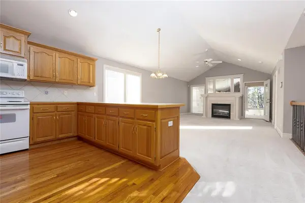 7910 N Locust ST, Kansas City, MO 64118
