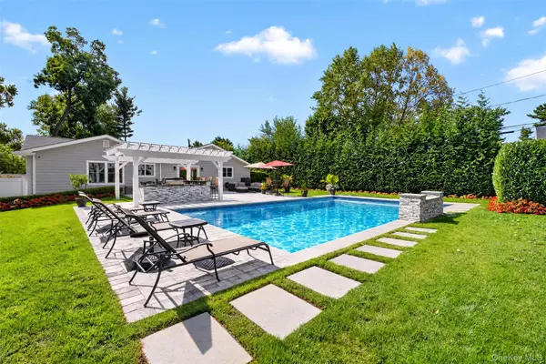 116 Valley AVE, Locust Valley, NY 11560
