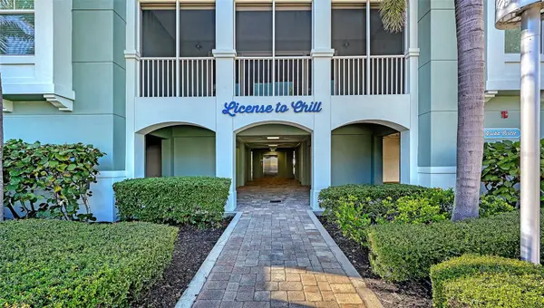 388 ARUBA CIR #201, Bradenton, FL 34209