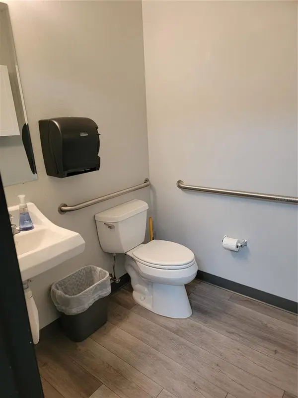 752 COMMERCE DR #14, Venice, FL 34292