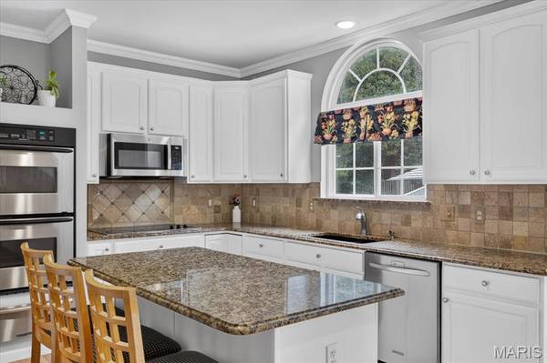 504 Stirling Place DR, Ballwin, MO 63021