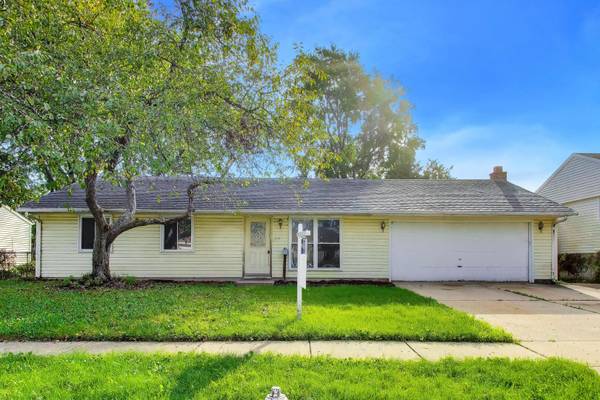 619 Parkside CIR, Streamwood, IL 60107